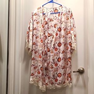 Chelsea28 - satin bathrobe with lace trim s.M